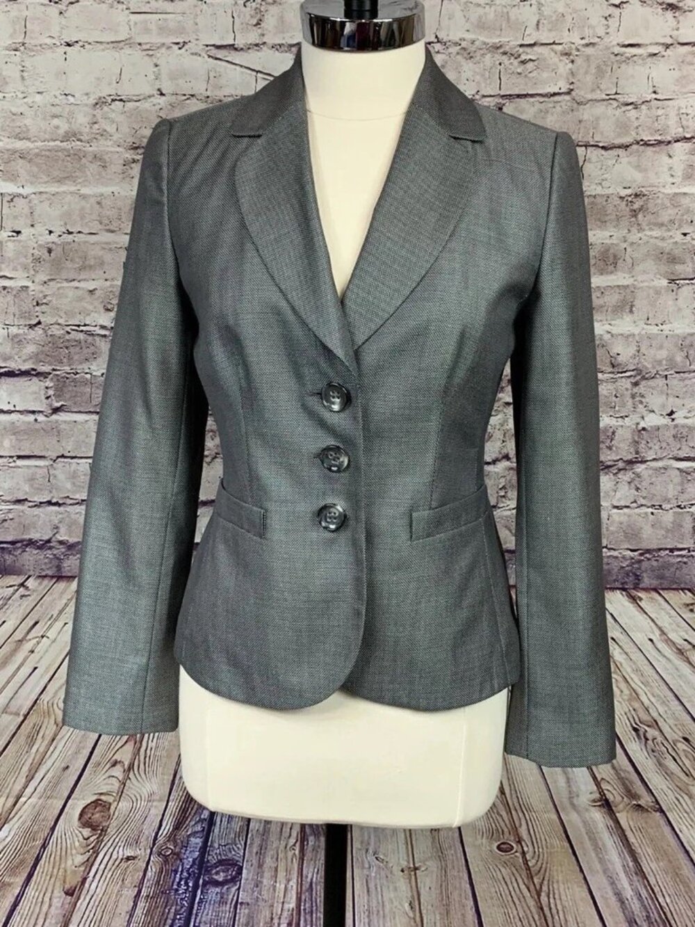 Ann Taylor Blazer Womans Size 4 Gray Wool Silk Blend Button Front Lined Career